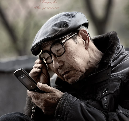 老人机怎么选 老人使用手机的4大注意事项